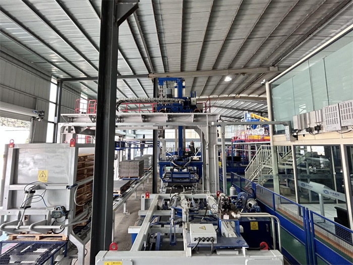 تم وضع خط إنتاج الطوب الحجري PC المتطور من سلسلة ZN من QGM في مرحلة الإنتاج بنجاح في شركة رائدة في مجال مواد البناء الخضراء في جنوب غرب الصين.