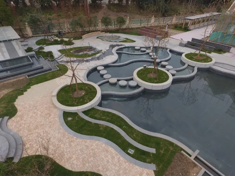 تمكين تطوير البنية التحتية: تعمل معدات تصنيع الطوب الخاصة بشركة Quangong Machinery Co., Ltd. على تعزيز الإنتاج الفعال لمواد البناء الخضراء