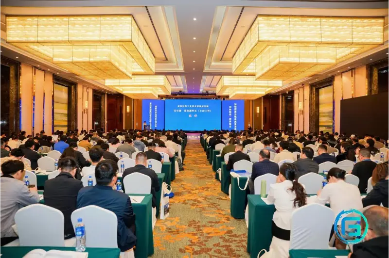 التركيز على استخدام موارد النفايات الصلبة: شركة Quangong Machinery Co., Ltd. تعرض منتجاتها في حدث صناعي كبير في سوتشو