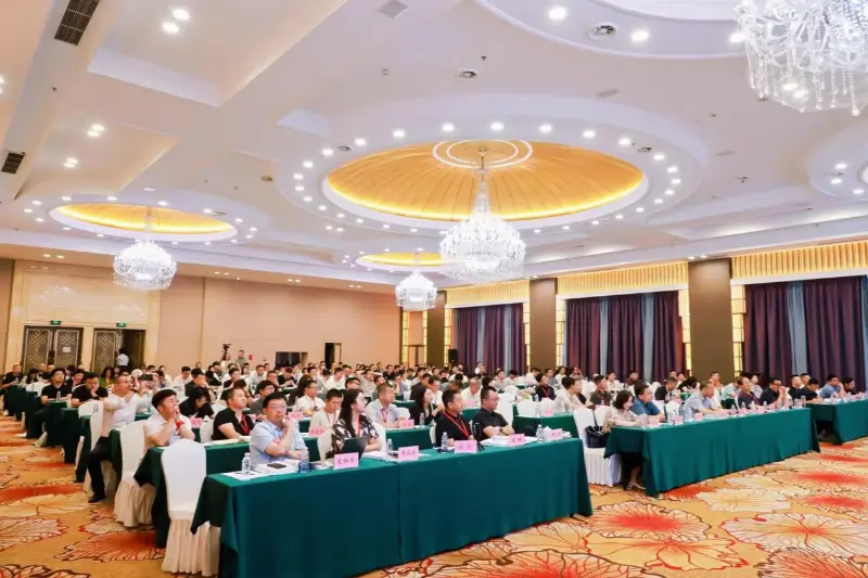 تشارك شركة Quangong Machinery Co., Ltd. في مؤتمر التبادل الفني الرابع حول الاستخدام الشامل للنفايات الصلبة القائمة على الفحم